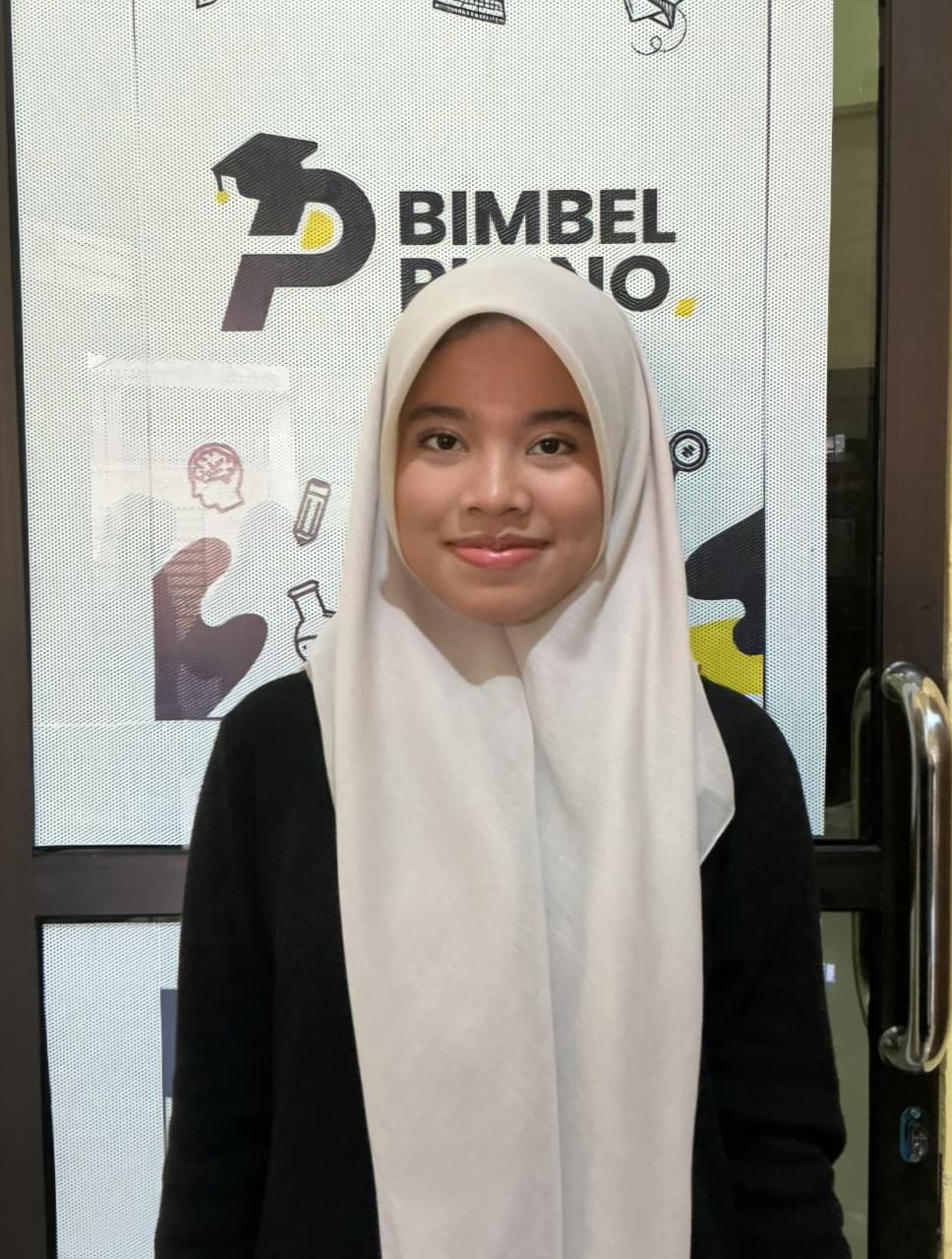 Alumni Cut Arla Mikhaila